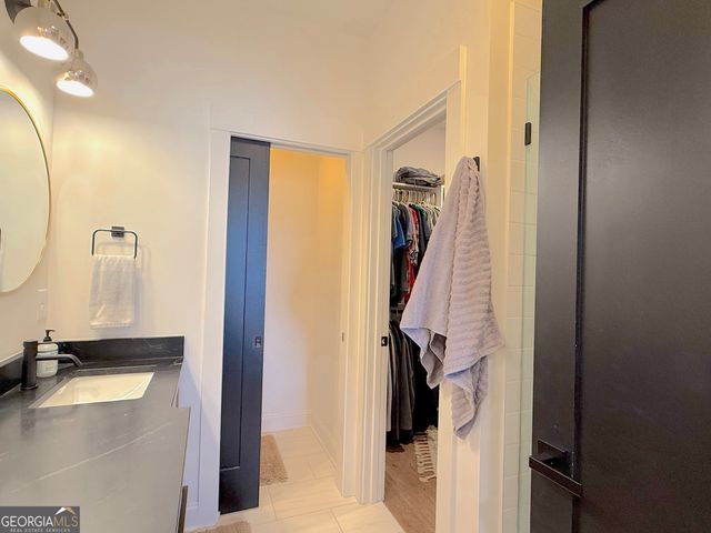 73 Yacht Club Pointe, Hartwell, GA 30643