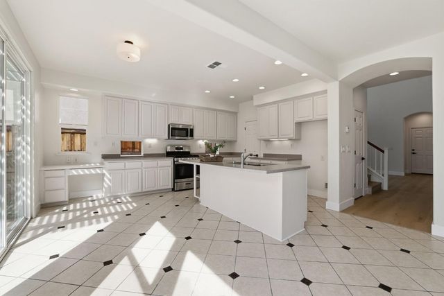 6487 Osprey Ct, Rocklin, CA 95765