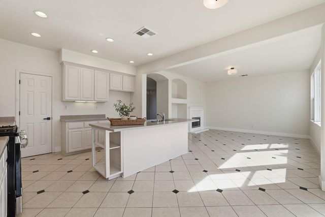 6487 Osprey Ct, Rocklin, CA 95765