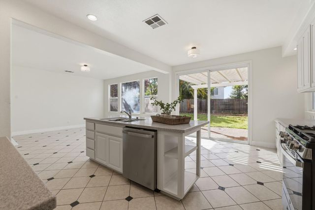 6487 Osprey Ct, Rocklin, CA 95765