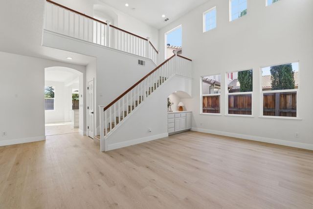 6487 Osprey Ct, Rocklin, CA 95765