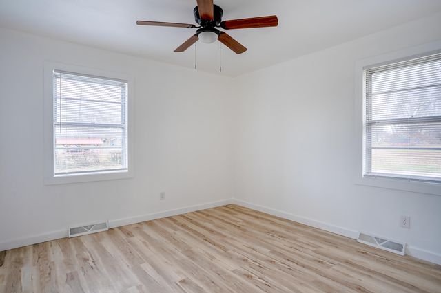 917 E Kerr Street, Springfield, MO 65803