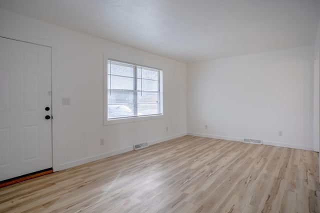 917 E Kerr Street, Springfield, MO 65803