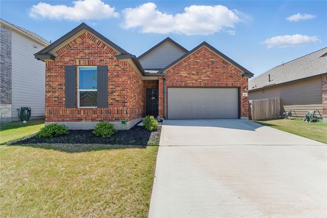 211 Summit DR, Lockhart, TX 78644