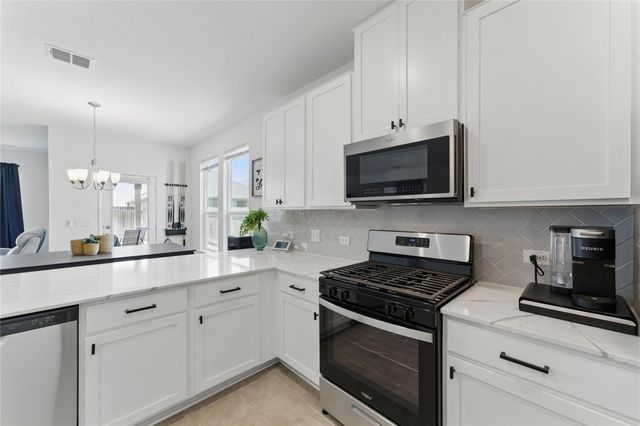 211 Summit DR, Lockhart, TX 78644