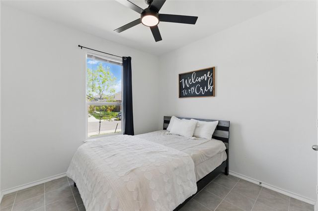 211 Summit DR, Lockhart, TX 78644