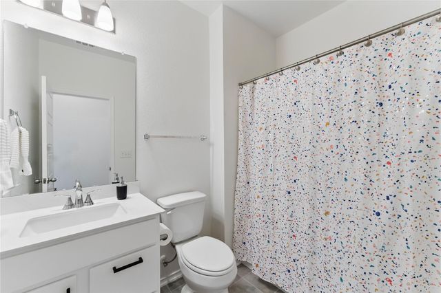 211 Summit DR, Lockhart, TX 78644