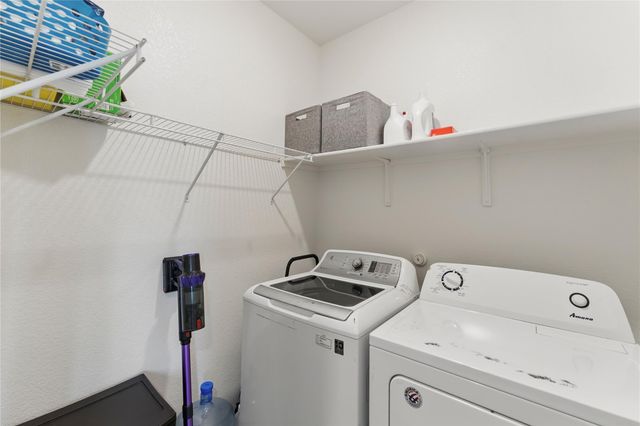 211 Summit DR, Lockhart, TX 78644