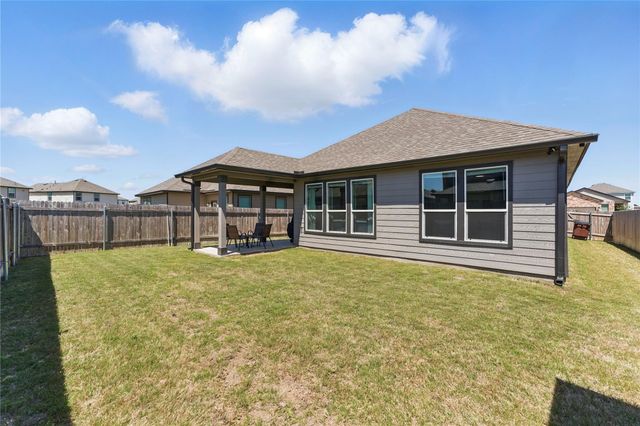 211 Summit DR, Lockhart, TX 78644