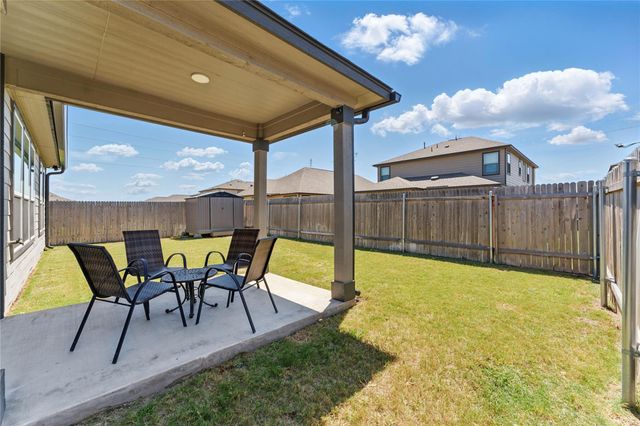 211 Summit DR, Lockhart, TX 78644