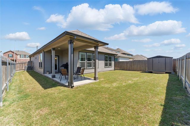 211 Summit DR, Lockhart, TX 78644