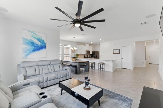 211 Summit DR, Lockhart, TX 78644