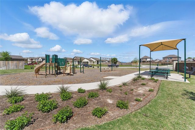 211 Summit DR, Lockhart, TX 78644