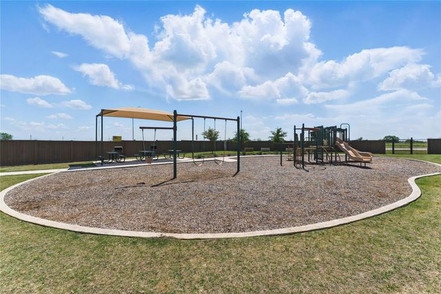 211 Summit DR, Lockhart, TX 78644