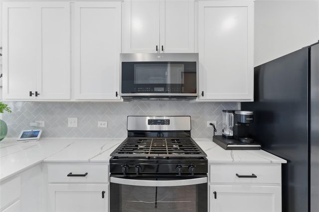211 Summit DR, Lockhart, TX 78644