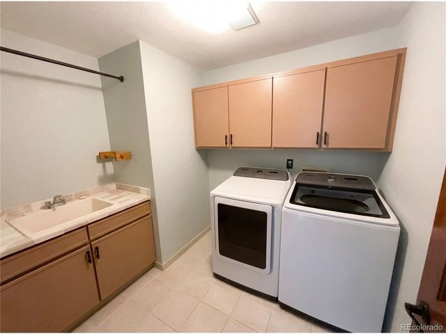 9372 Prairie View Dr, Highlands Ranch, CO 80126