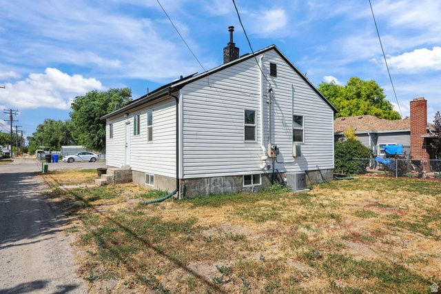 25 W 400 S, Tremonton, UT 84337