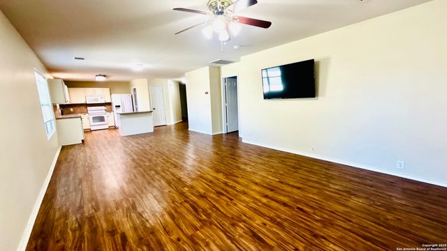 5132 Columbia, Schertz, TX 78108