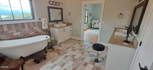 313 River Bluff Way, Newport, TN 37821