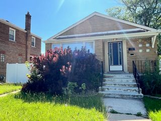 9244 S SACRAMENTO Avenue, Evergreen Park, IL 60805