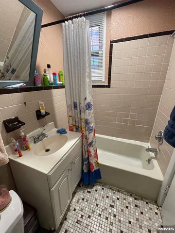 555 Anderson Avenue, Cliffside Park, NJ 07010