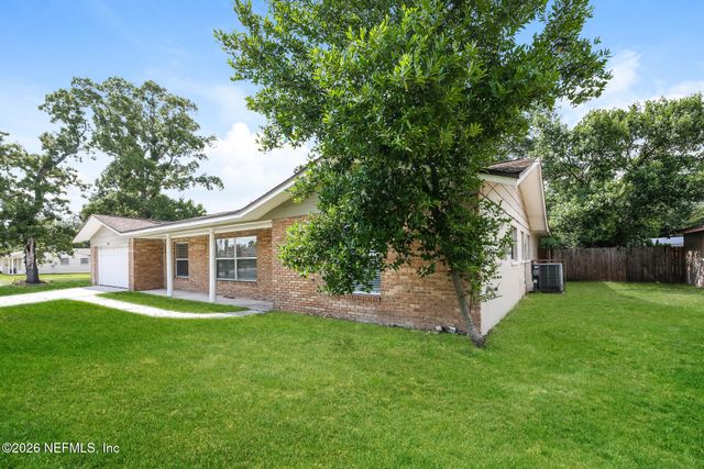 8251 VERMANTH Road, Jacksonville, FL 32211