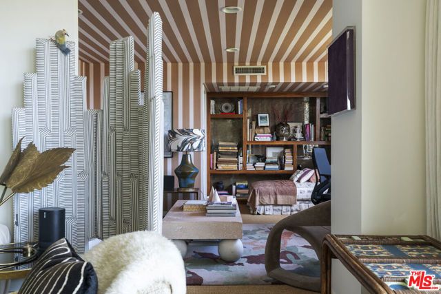 818 N Doheny Drive 302, West Hollywood, CA 90069