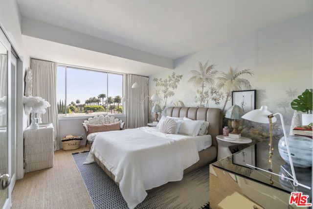 818 N Doheny Drive 302, West Hollywood, CA 90069