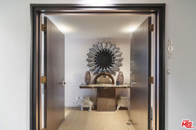 818 N Doheny Drive 302, West Hollywood, CA 90069