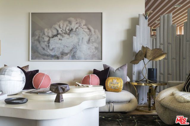 818 N Doheny Drive 302, West Hollywood, CA 90069