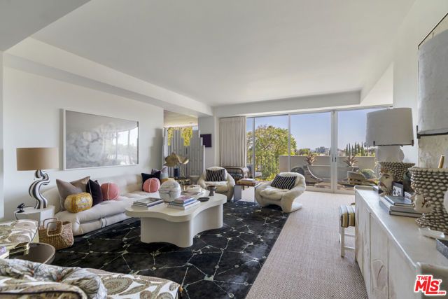 818 N Doheny Drive 302, West Hollywood, CA 90069