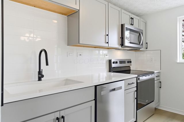 8669 Ripton Drive, Powell, OH 43065
