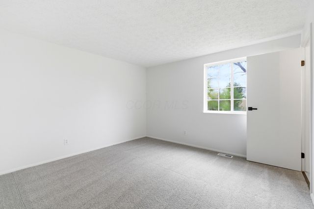8669 Ripton Drive, Powell, OH 43065