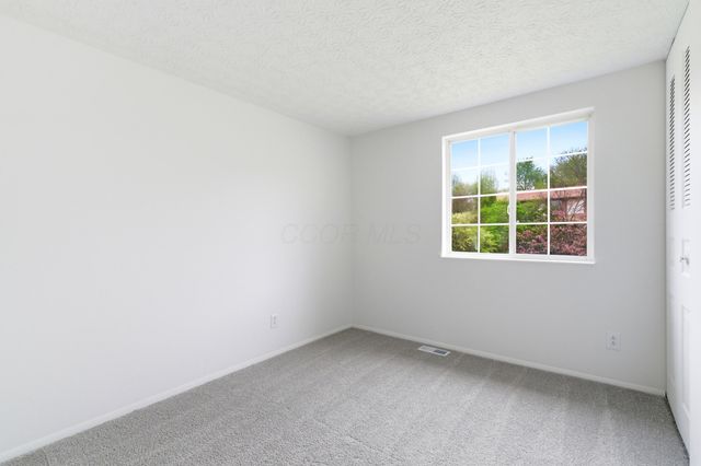 8669 Ripton Drive, Powell, OH 43065