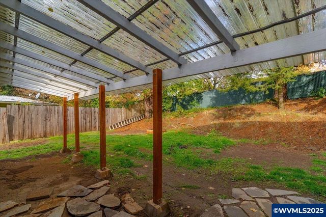 5250 Forest Glen Ct SE, Salem, OR 97306