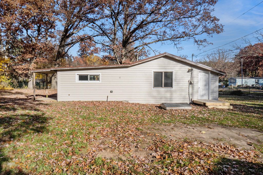 4077 2nd Avenue, Big Prairie Twp, MI 49337