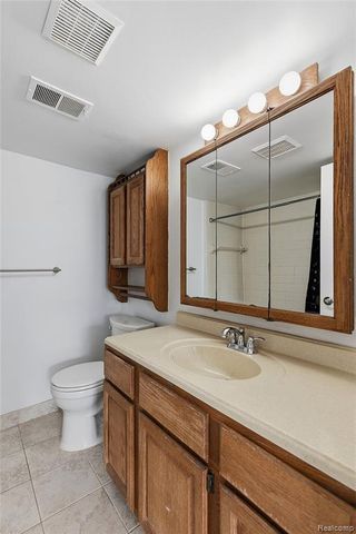 253 Pinewood Circle, Plymouth, MI 48170