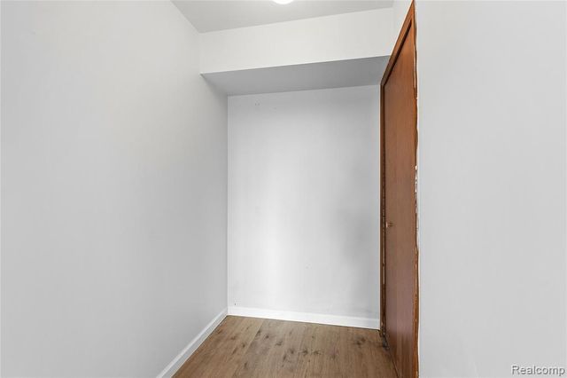 253 Pinewood Circle, Plymouth, MI 48170