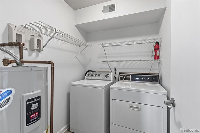 253 Pinewood Circle, Plymouth, MI 48170