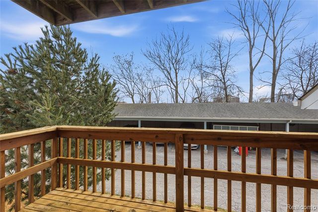 253 Pinewood Circle, Plymouth, MI 48170