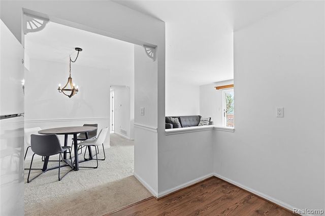 253 Pinewood Circle, Plymouth, MI 48170