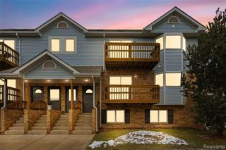 253 Pinewood Circle, Plymouth, MI 48170