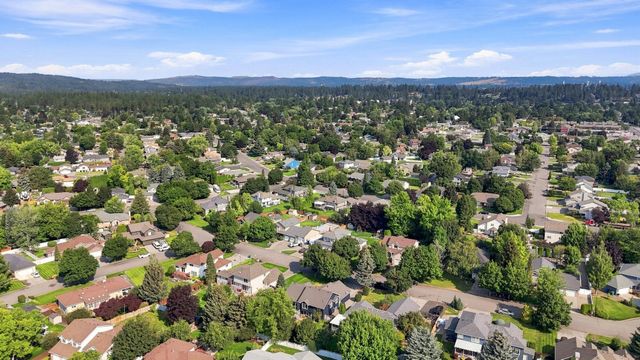 12118 E 37th Ct, Spokane Valley, WA 99206