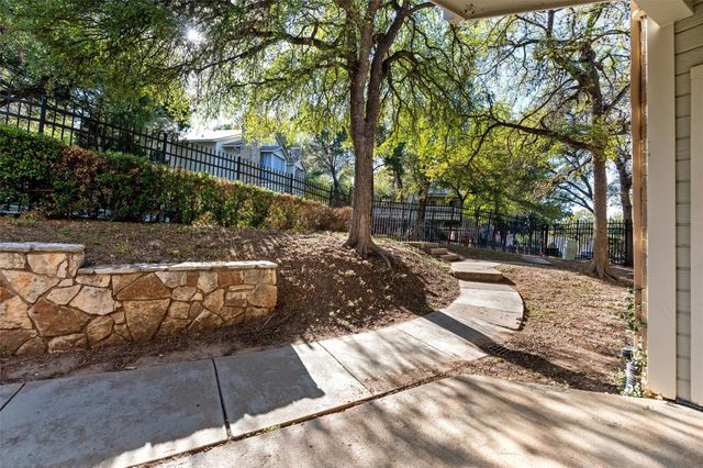 2450 Wickersham LN 101, Austin, TX 78741