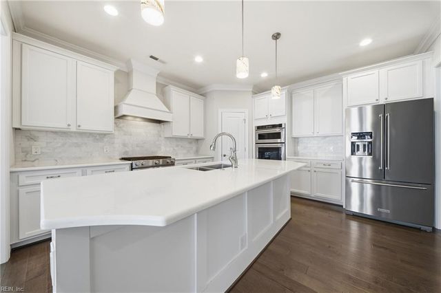 4413 Taylor PL, Virginia Beach, VA 23455