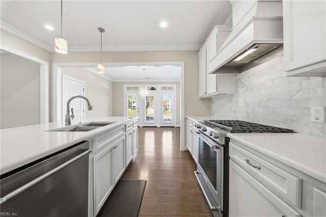 4413 Taylor PL, Virginia Beach, VA 23455