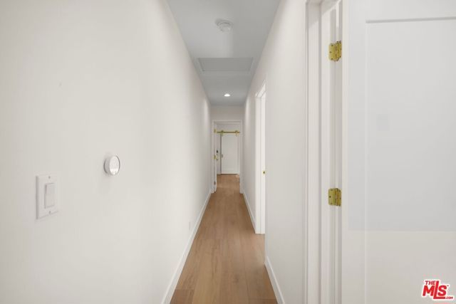 13111 Magnolia Boulevard, Sherman Oaks, CA 91423