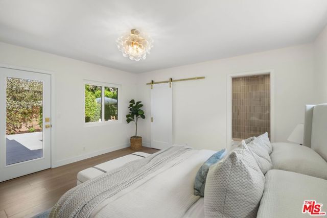 13111 Magnolia Boulevard, Sherman Oaks, CA 91423