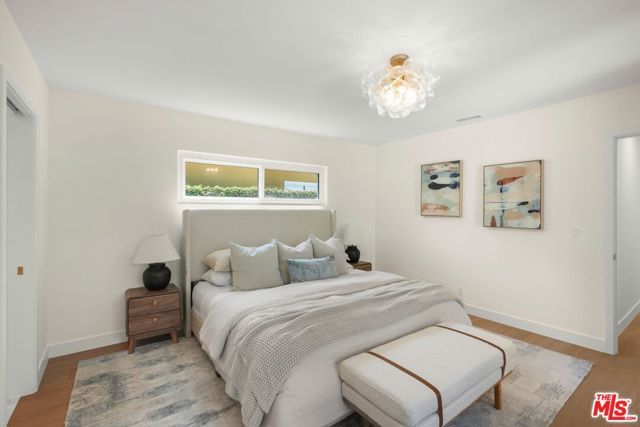 13111 Magnolia Boulevard, Sherman Oaks, CA 91423