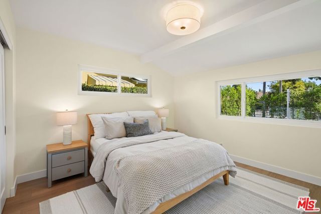 13111 Magnolia Boulevard, Sherman Oaks, CA 91423